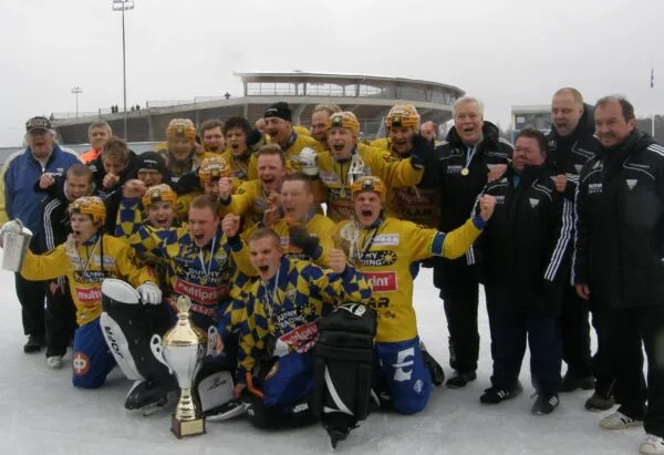 Oulun Luistinseura joukkuekuva